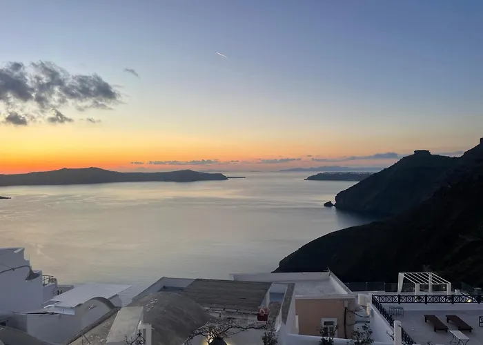 Doukas Caldera Suites